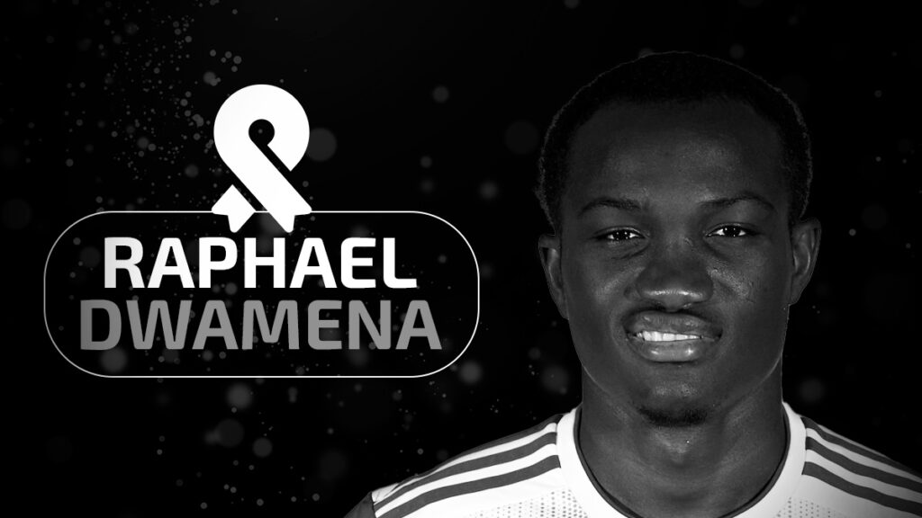 Fallece jugador Raphael Dwamena tras desplomarse en un partido