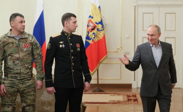 Putin ofrece la ciudadanía a extranjeros que combatan por Rusia