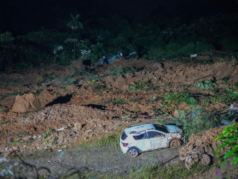 Deslizamiento de tierra en Colombia deja 23 muertos; graban momento exacto del incidente