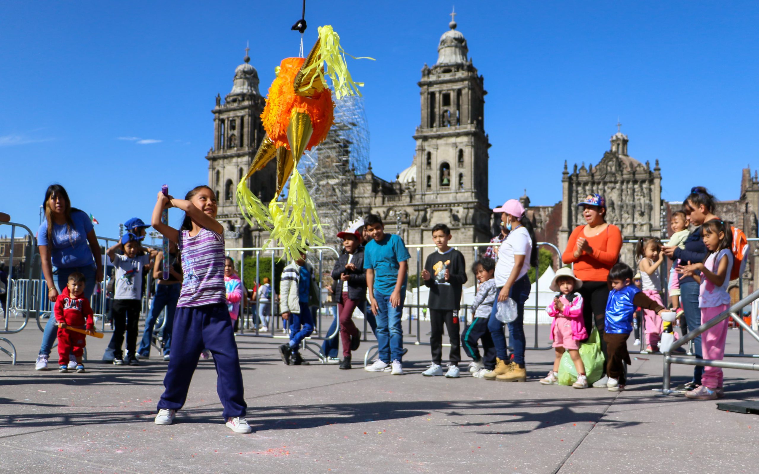 Más de 40 mil asistentes a festejos de Día de Reyes en el Zócalo: Batres