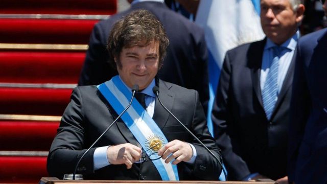 "Acá no te aburrís nunca": Cristian Castro ‘defiende’ a Milei y expresa su amor por Argentina