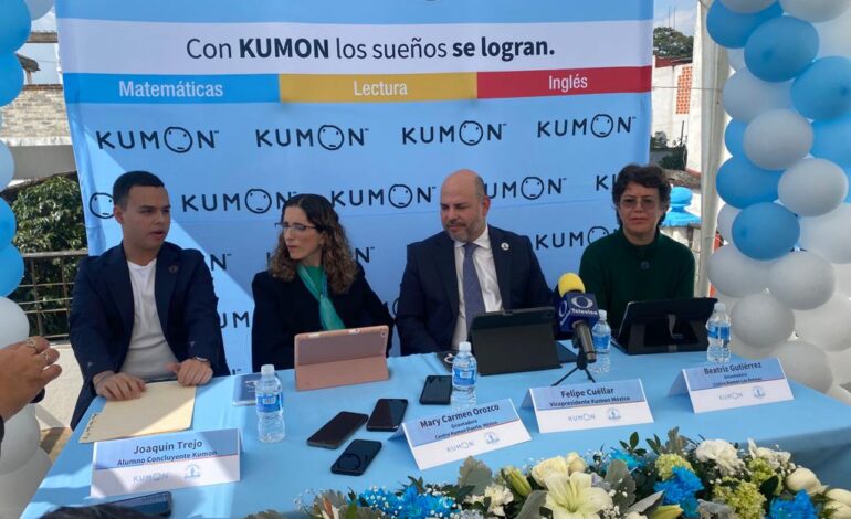 Kumon de manteles largos en Veracruz celebra 23 aniversario