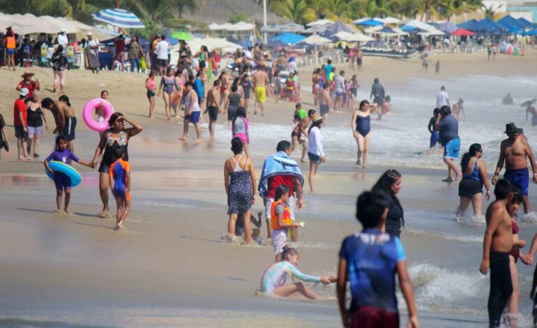 Festejos de fin de año en Acapulco dejaron derrama de 548 mdp; hay 127 hoteles operando
