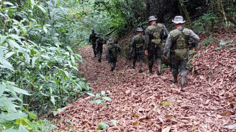 Ejército guatemalteco reporta enfrentamiento con el crimen organizado en la frontera con México