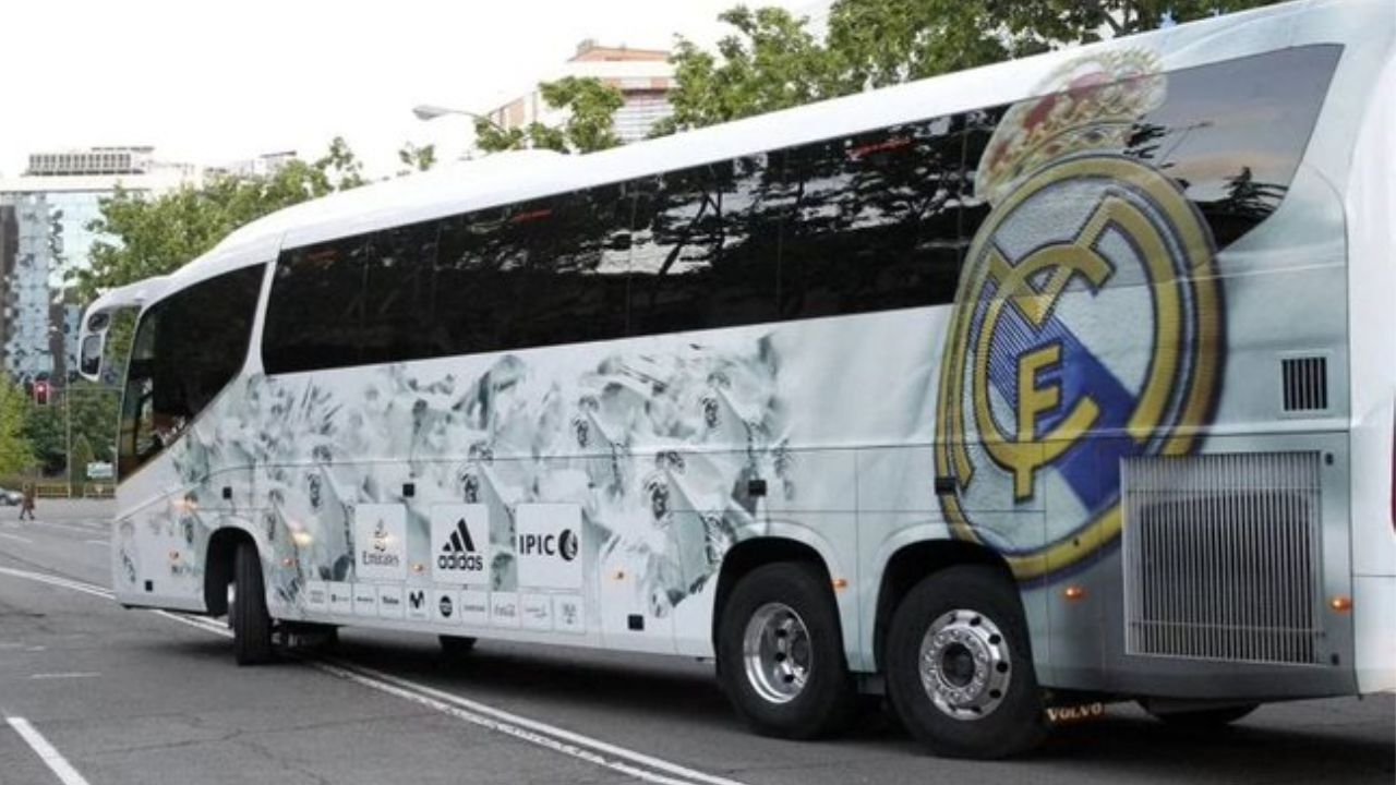 Fan choca contra el autobús del Real Madrid en Alemania