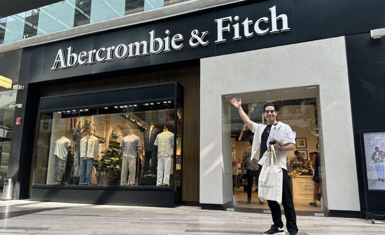 Exitosa apertura de la nueva tienda Abercrombie & Fitch en Punto Valle, Monterrey