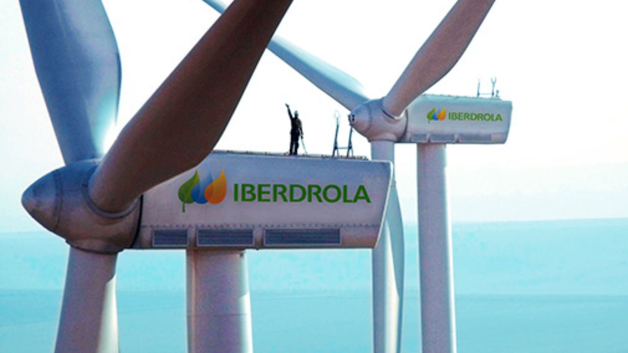 Iberdrola cierra venta millonaria de activos en México y se compromete a renovables