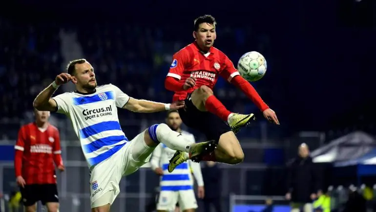 ‘Chucky’ Lozano da pase para gol en goleada del PSV Eindhoven