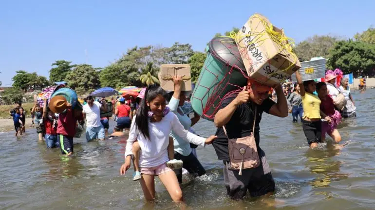 Más de 20 mil guatemaltecos cruzan a México para la fiesta indígena de la Cuaresma