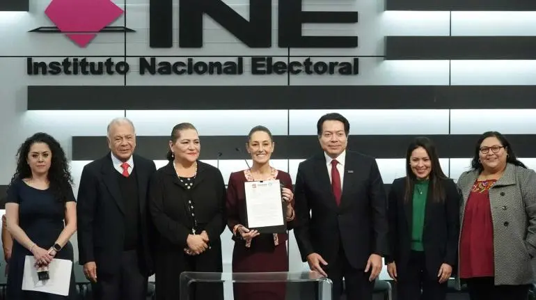 Sheinbaum registra ante el INE su candidatura y adelanta promesas de campaña
