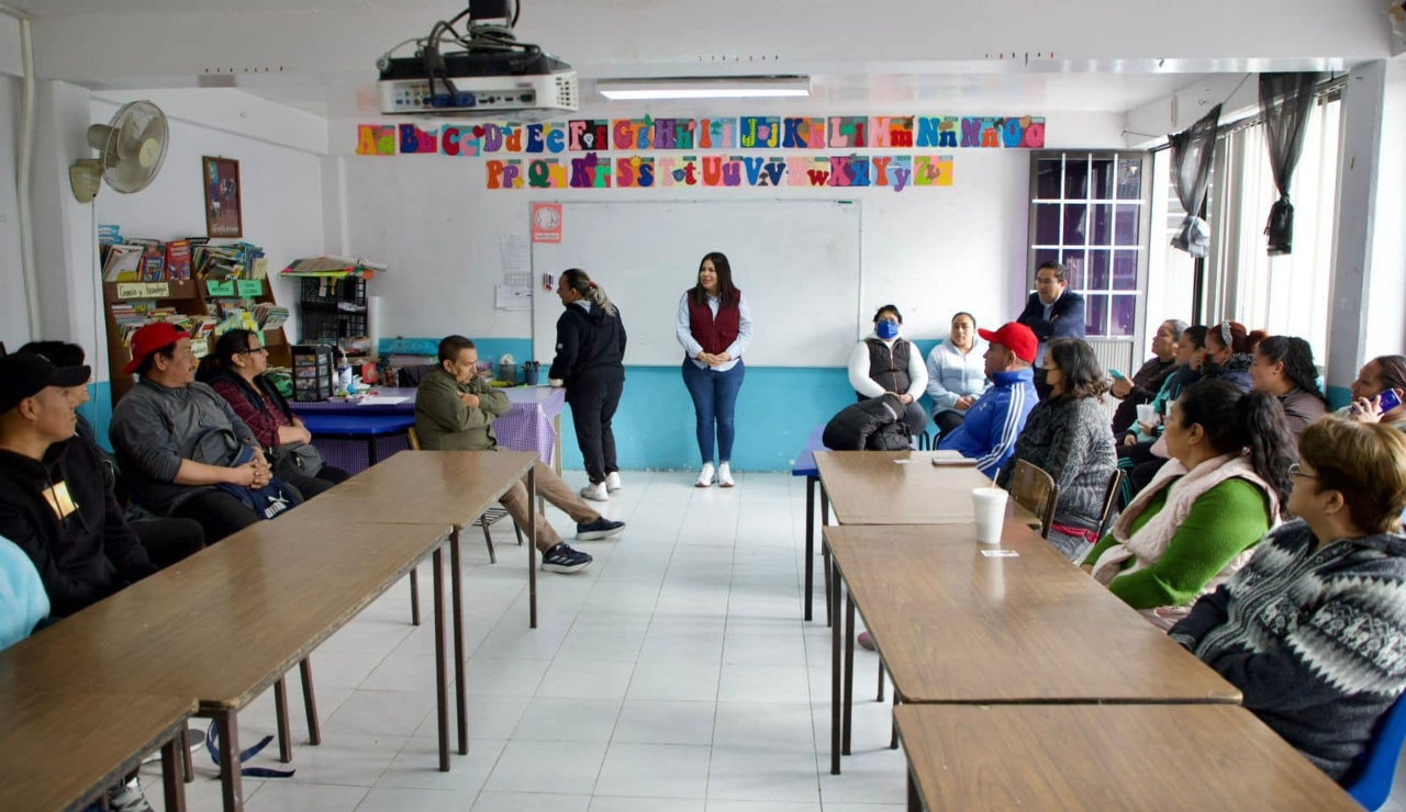 Diputada Lourdes Paz dignifica planteles educativos de Iztacalco con “Manita de Gato”