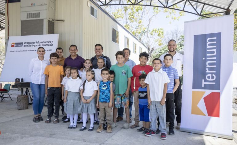 Ternium dona aula móvil a Comunidad de la Sierra en Michoacán