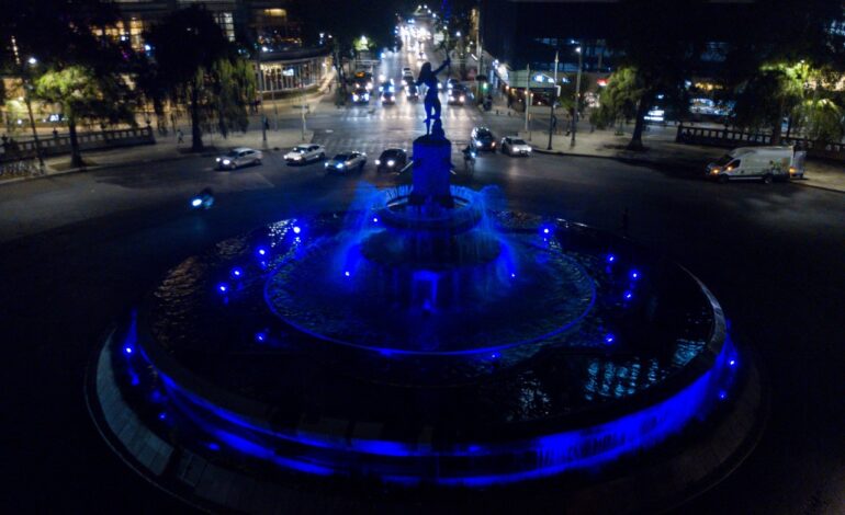 La Ciudad de México se ilumina de azul en el día mundial y nacional contra la obesidad