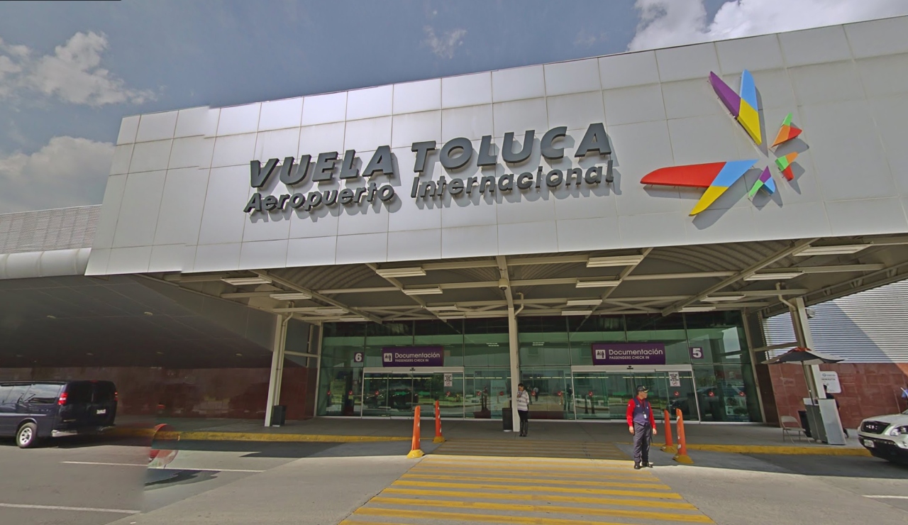 AMLO quiere que Aeropuerto de Toluca sea público