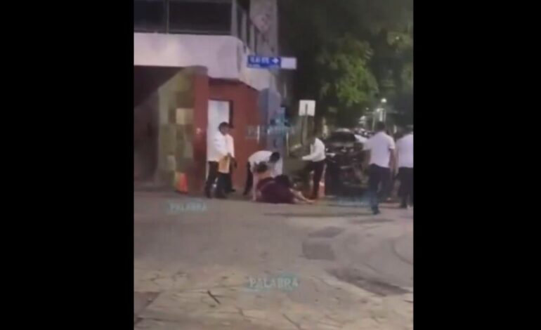 Taxistas golpean a turistas que se negaron a pagar tarifa excesiva en Playa del Carmen