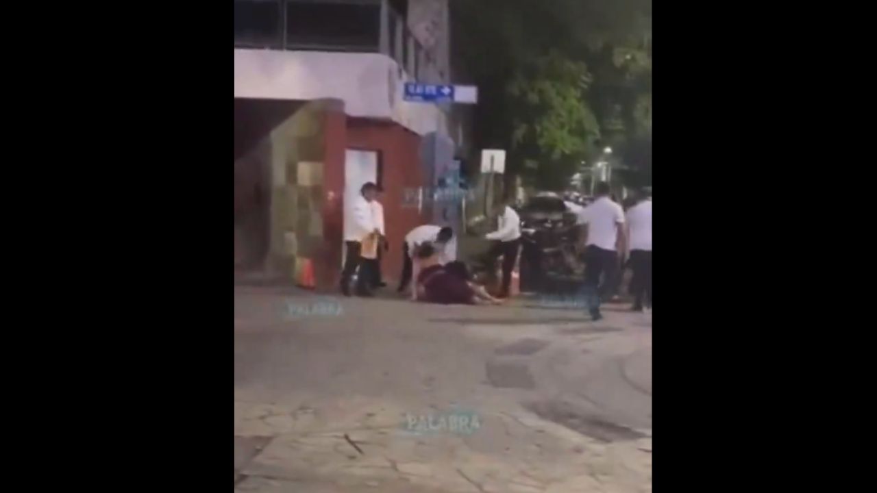 Taxistas golpean a turistas que se negaron a pagar tarifa excesiva en Playa del Carmen