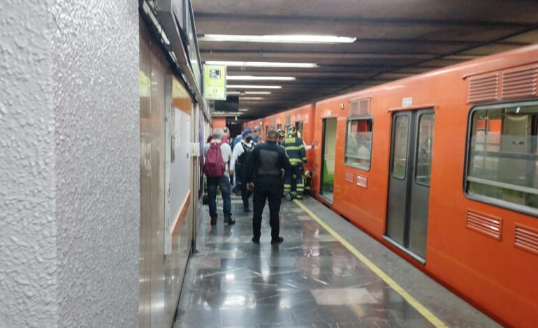 Mujer de 25 años sobrevive tras arrojarse a las vías del Metro Chabacano