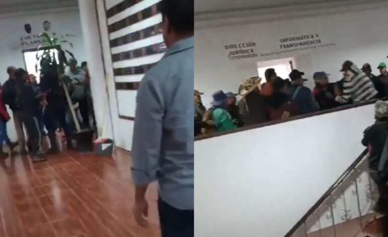 Habitantes de Acatepec retienen a funcionarios de Huautla, Hidalgo