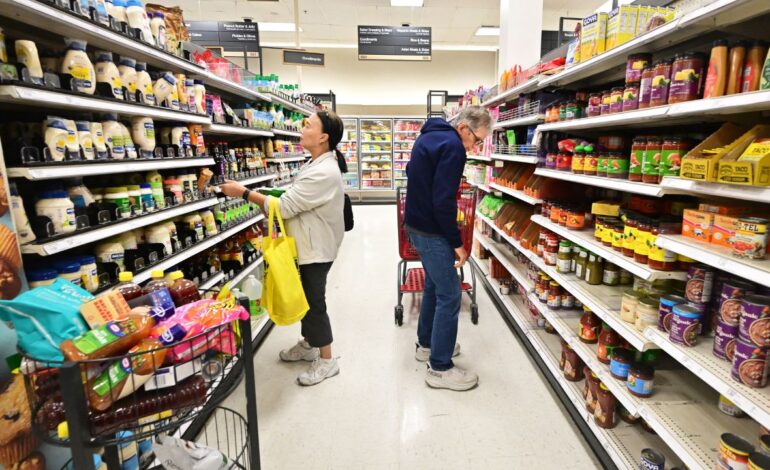 Inflación en EUA vuelve a subir en marzo hasta el 2.7% interanual