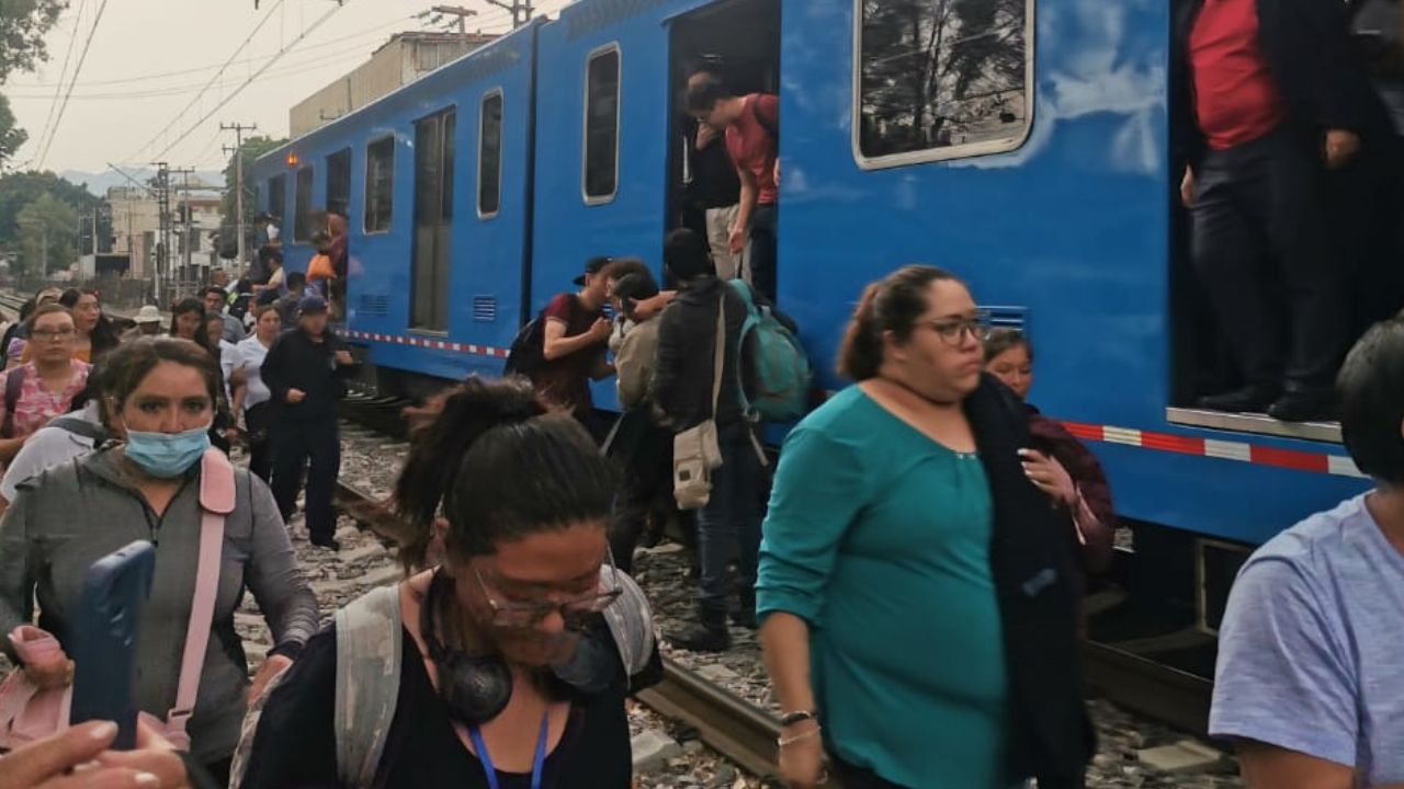 Caos por suspensión temporal del Tren Ligero