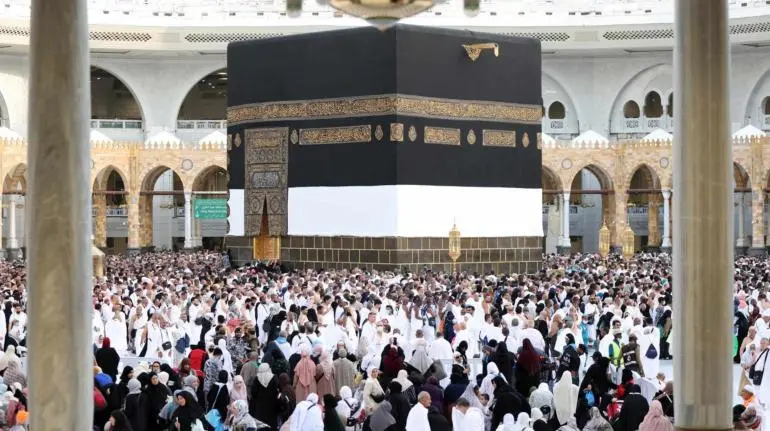 Millones de musulmanes se congregan en monte Arafat, clímax de su peregrinación a La Meca